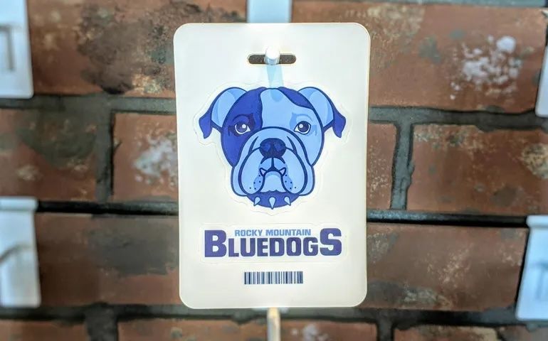 StickerGiant-Stickers-For-Business-Retail-Stickers-Hang-Tag-Die-Cut-2020-blog